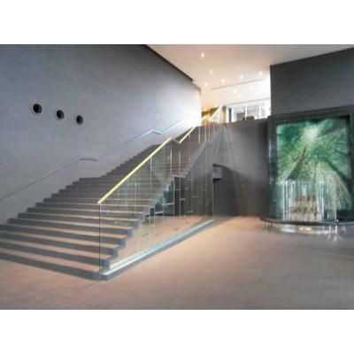 エントランス　毎日通るエントランス♪