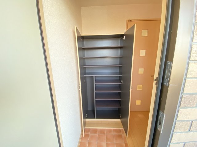 その他設備　下駄箱