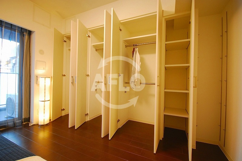 収納　アーバネックス心斎橋　クローゼット