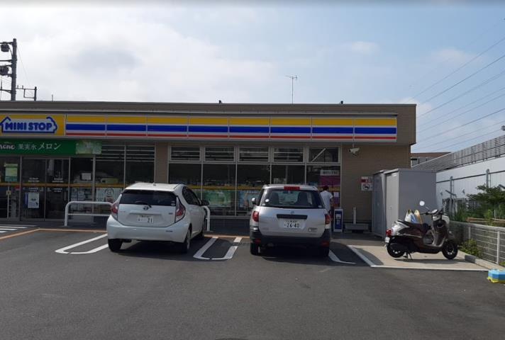 コンビニ　ミニストップ横浜戸塚下郷店（コンビニ）まで758m