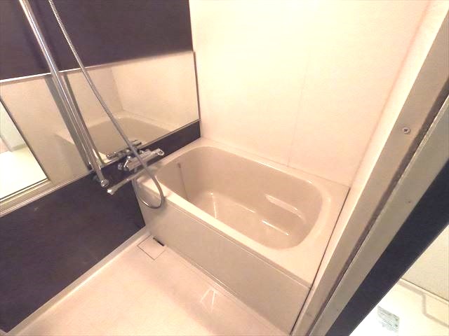 バス・シャワールーム　ゆっくり疲れを摂って頂ける綺麗な浴室