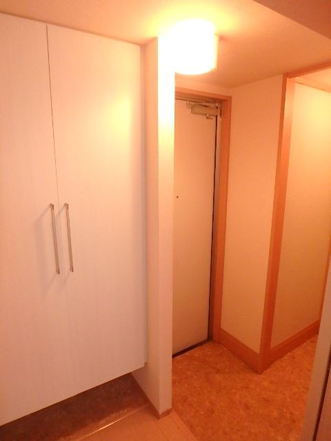 玄関　※別号室参考写真です