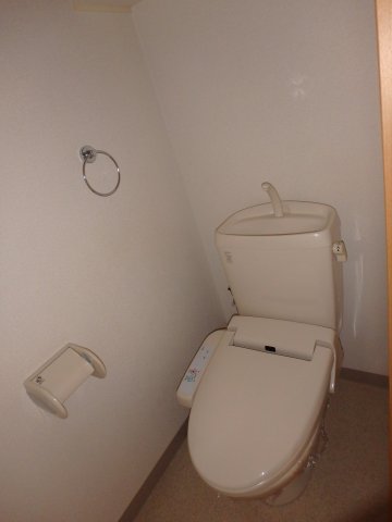 トイレ　コンパクトで使いやすいトイレです