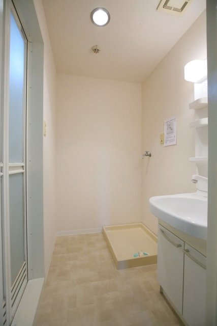 洗面設備　コンパクトで使いやすい洗面所