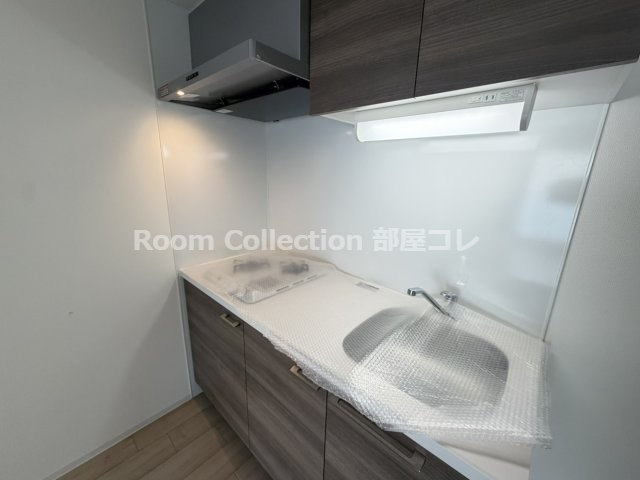 キッチン　※同物件他部屋写真 反転、色違いの場合有 現況優先