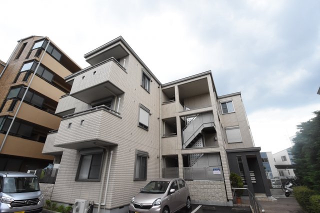 建物外観　オートロック付きで安心のセキュリティ♪