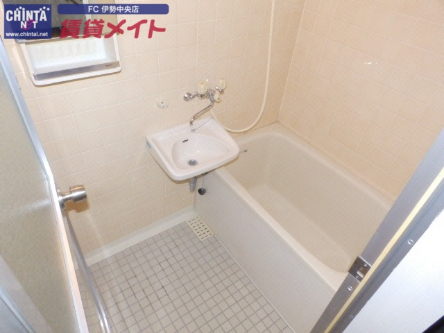 バス・シャワールーム　同型参考写真