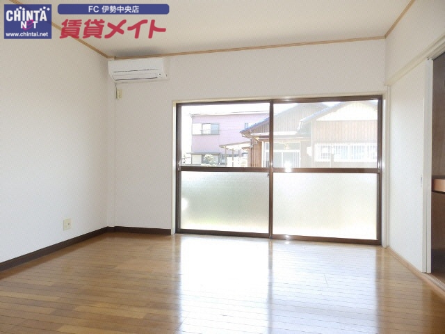 居室・リビング　同型参考写真