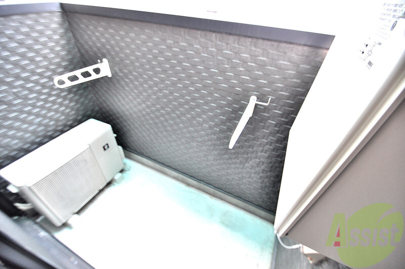 バルコニー　単身さんには十分なベランダ。日当たり、風通し共に良好です。