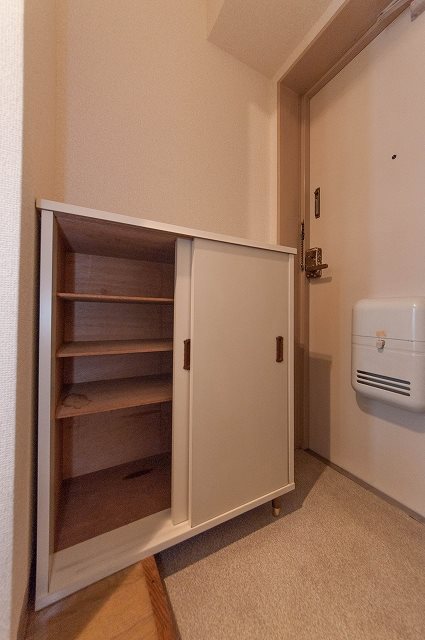 玄関　靴箱　※写真は今回募集の部屋とは異なります