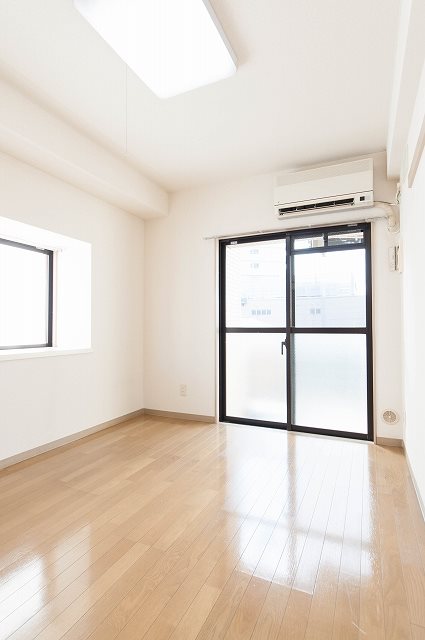 居室・リビング　洋室6畳　※写真は今回募集の部屋とは異なります