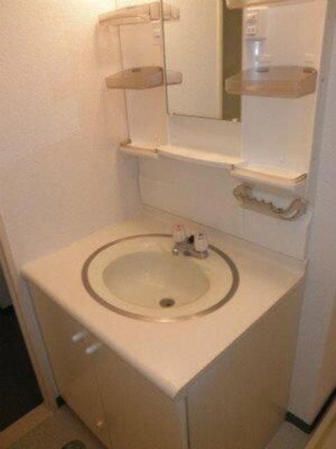 洗面設備　嬉しい洗面台は独立タイプ！