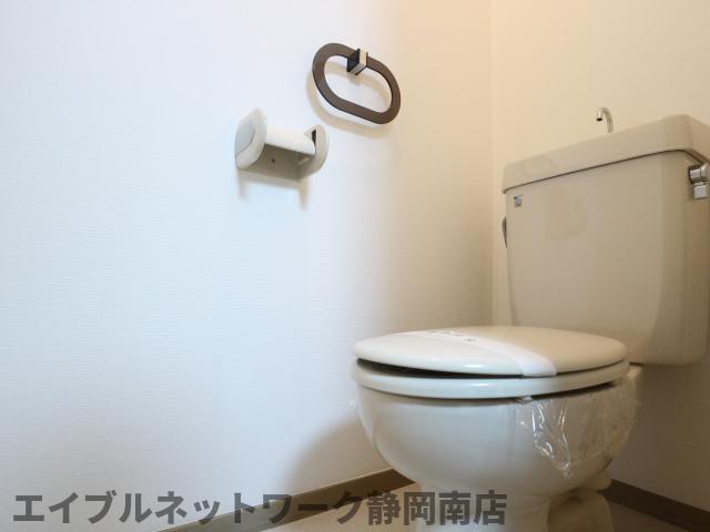 トイレ　清潔感のあるトイレです
