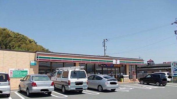 コンビニ　セブンイレブン（コンビニ）まで420m