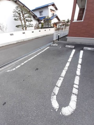 駐車場　車をお持ちの方に嬉しい駐車場付きの物件です