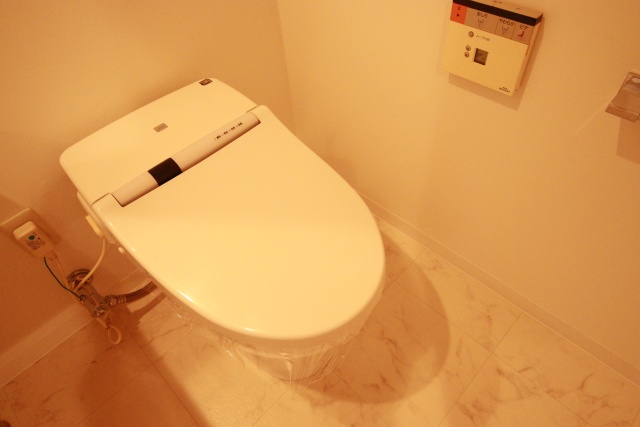 トイレ　※別室の参考写真の為、現況優先です。