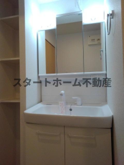 洗面設備　脱衣スペースもあります