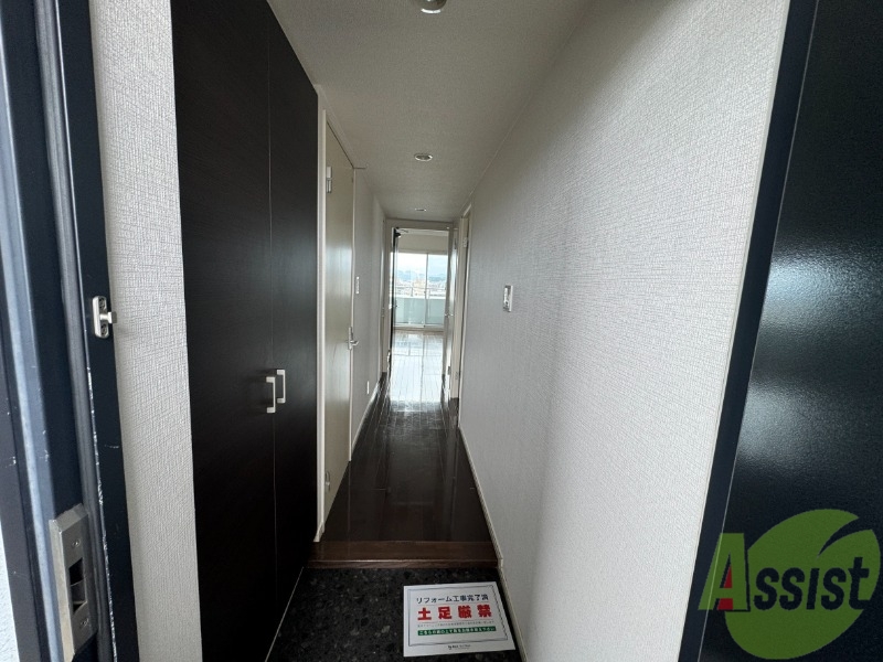 玄関　玄関から撮影してみました。部屋が見えないので安心ですね。