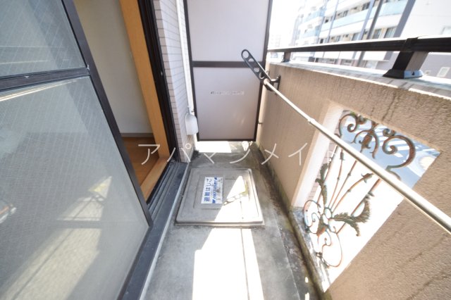 バルコニー　お洗濯にも便利なバルコニー付き