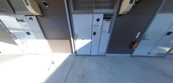 玄関　※別号室の写真です