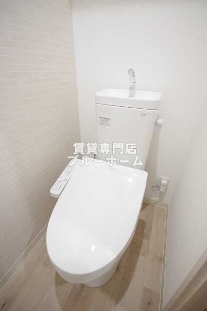 トイレ　温水洗浄便座付のトイレ！
