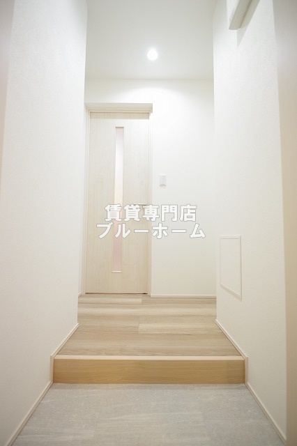 玄関　奥行きたっぷりの玄関！