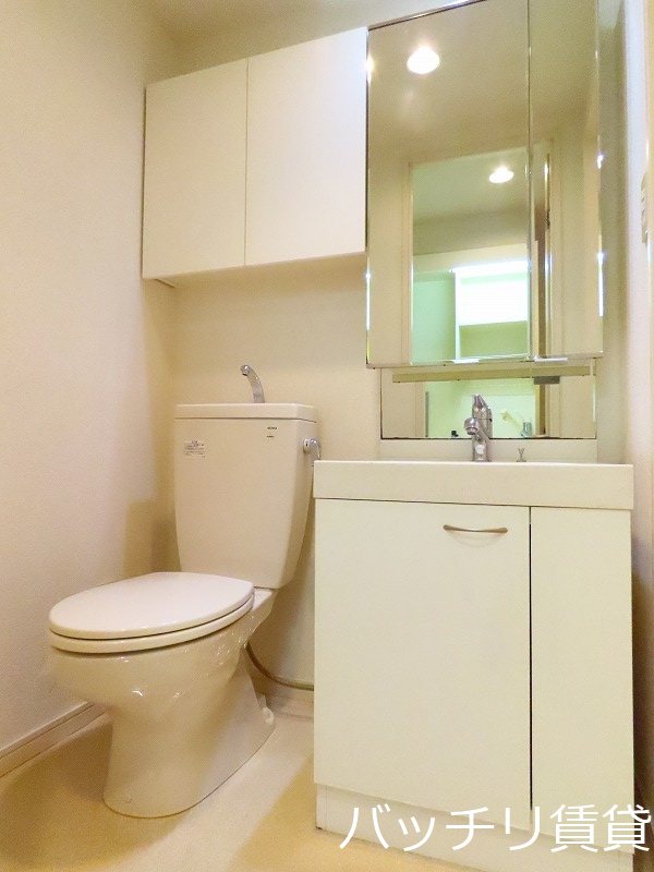 洗面設備　同型タイプの為、現状を優先致します。