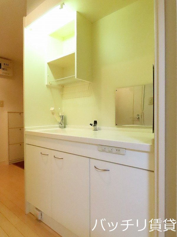 キッチン　画像は同型タイプの為現状を優先致します。