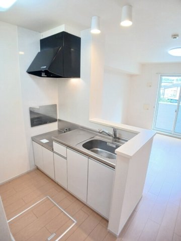 キッチン　コンパクトなキッチンで掃除もラクラク