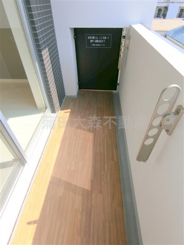 バルコニー　物干し金具付きのバルコニー