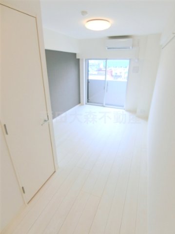 居室・リビング　洋室8.2帖！ウォークインクローゼット付