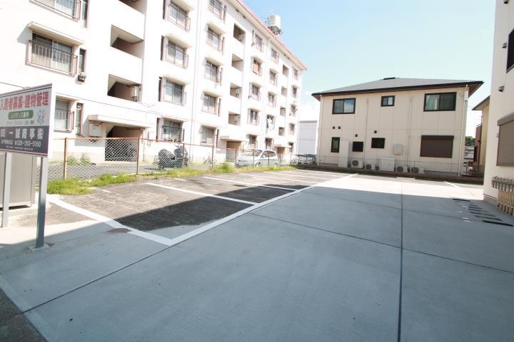 駐車場　敷地内駐車場あり！