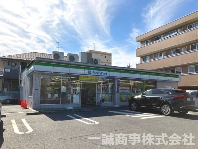 コンビニ　ファミリーマート 水戸白梅三丁目店（コンビニ）まで66m