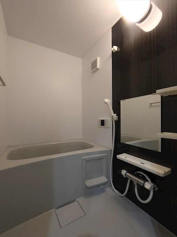 バス・シャワールーム　追い焚き・オートバス機能付お風呂　同仕様写真