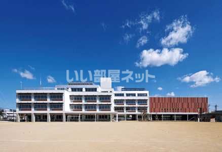 小学校　野々市小学校（小学校）まで1002m