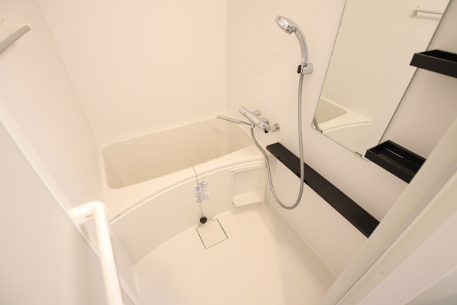 バス・シャワールーム　※別室の参考写真の為、現況優先です。