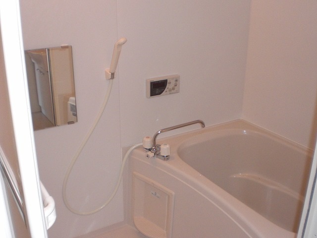 バス・シャワールーム　追焚給湯／浴室換気乾燥機