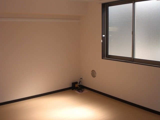 居室・リビング　南向きの明るいお部屋です