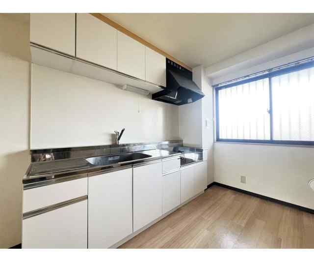 キッチン　別部屋参考写真です