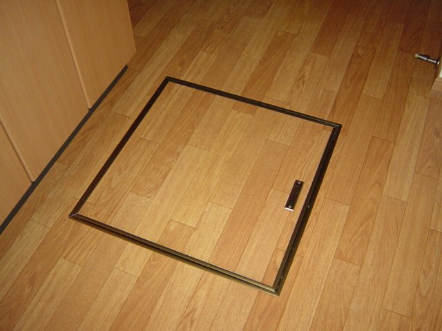 収納　床下収納庫