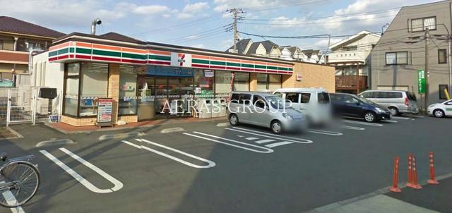 コンビニ　セブンイレブン三鷹新川1丁目店（コンビニ）まで573m
