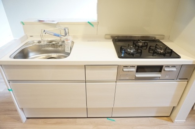 キッチン　※室内写真は別号室の写真です。