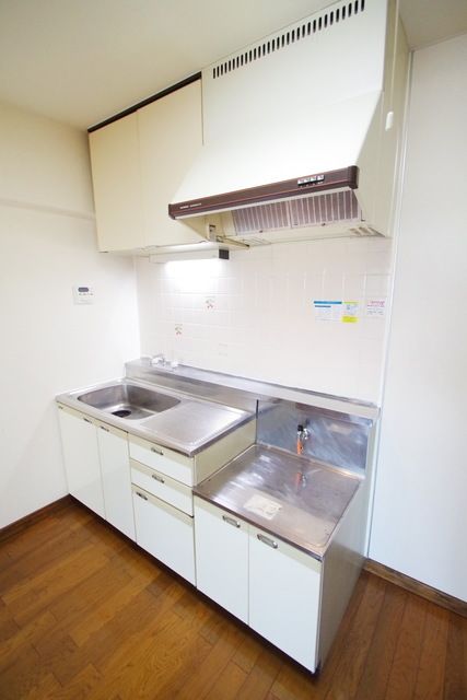 キッチン　★収納豊富なキッチンです★