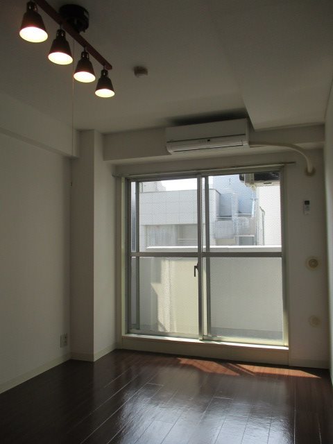 居室・リビング　室内