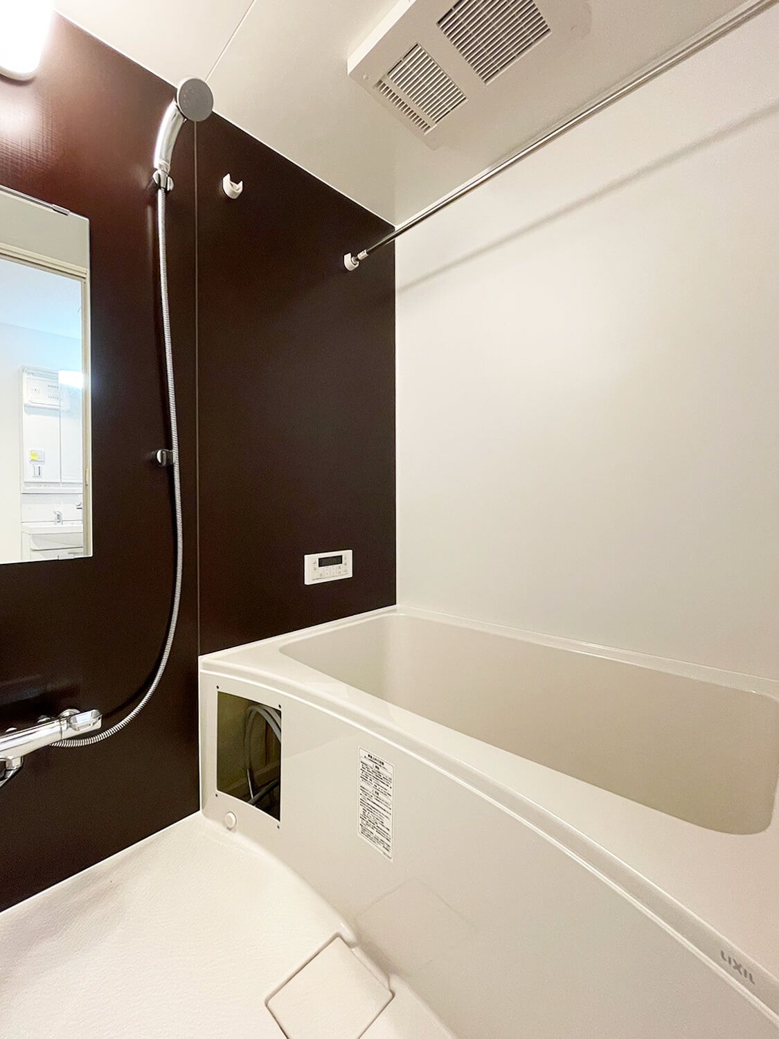 バス・シャワールーム　浴室乾燥付きなので雨が降っても大丈夫☆