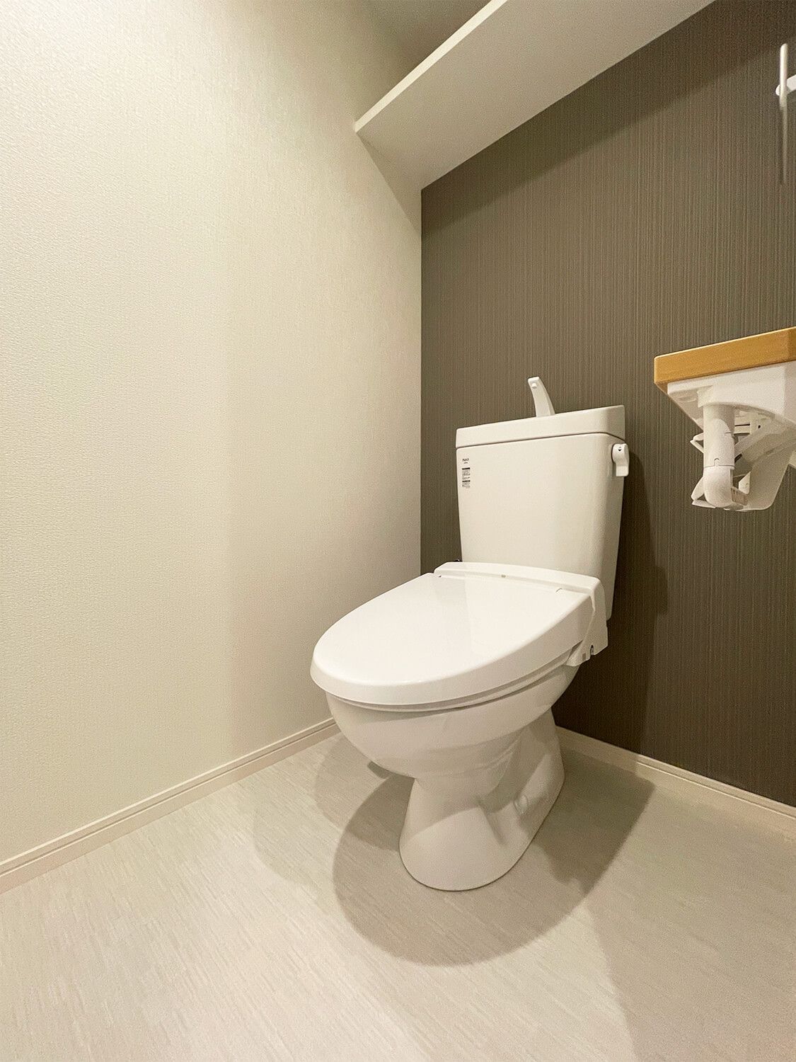 トイレ　もちろん温水洗浄便座！