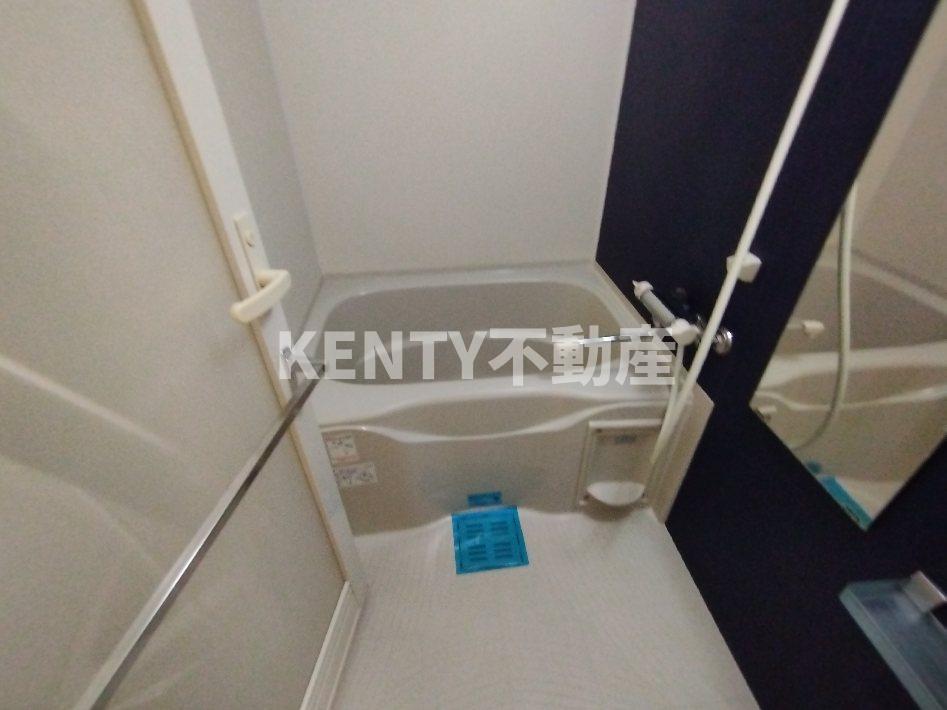 バス・シャワールーム　コンパクトで使いやすいお風呂です