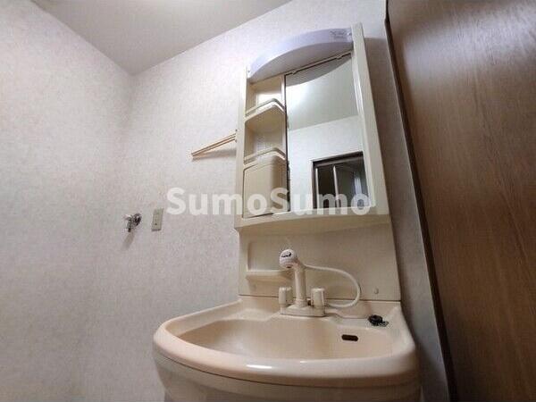 洗面設備　使いやすい洗面所です