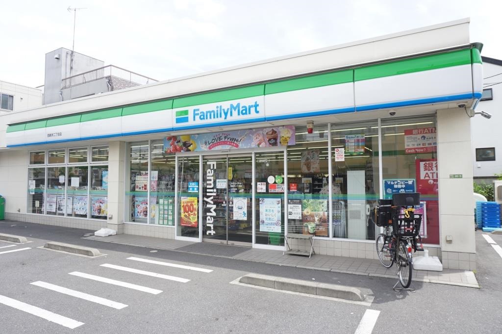 コンビニ　ファミリーマート 西新井二丁目店（コンビニ）まで447m