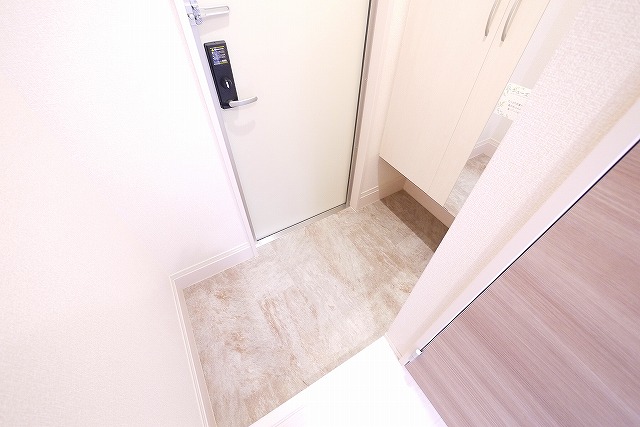 玄関　収納もある玄関です